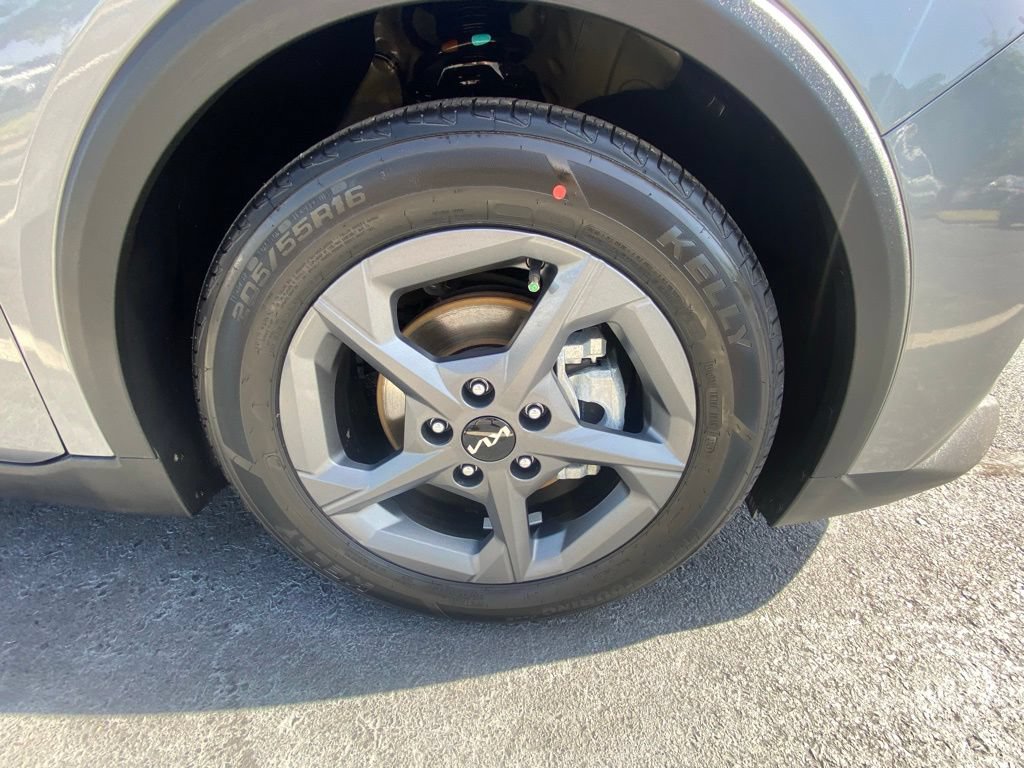 Used 2025 Kia K4 FWD image 30