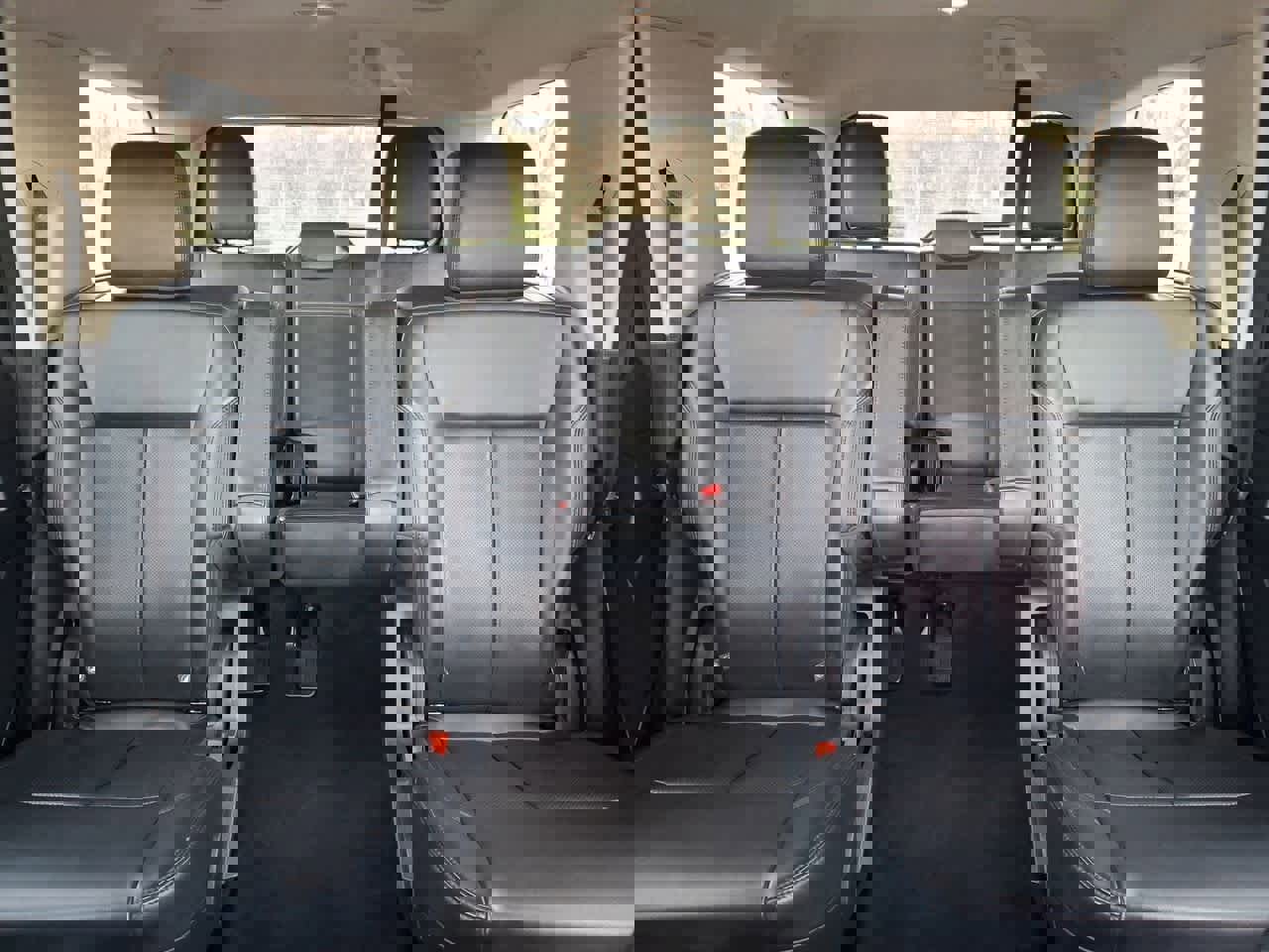 Certified 2024 Ford Expedition XLT image 13