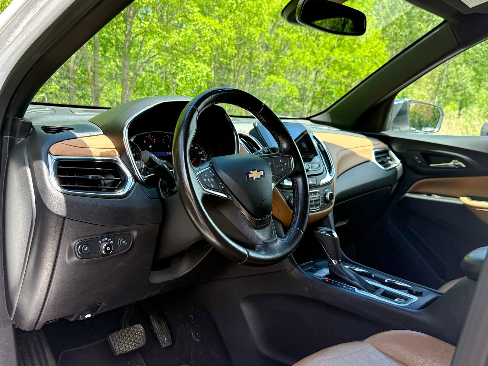 Used 2021 Chevrolet Equinox Premier AWD/4WD image 16