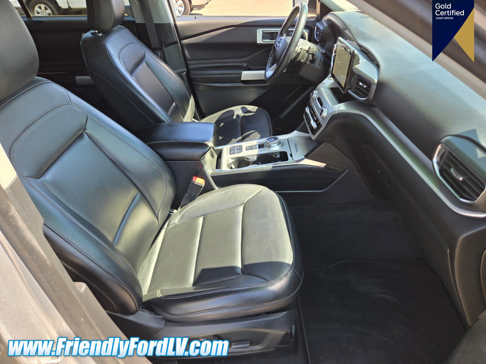 Certified 2021 Ford Explorer XLT w/ Equipment Group 202A RWD image 14