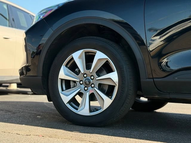 Certified 2025 Ford Escape Platinum AWD/4WD image 37