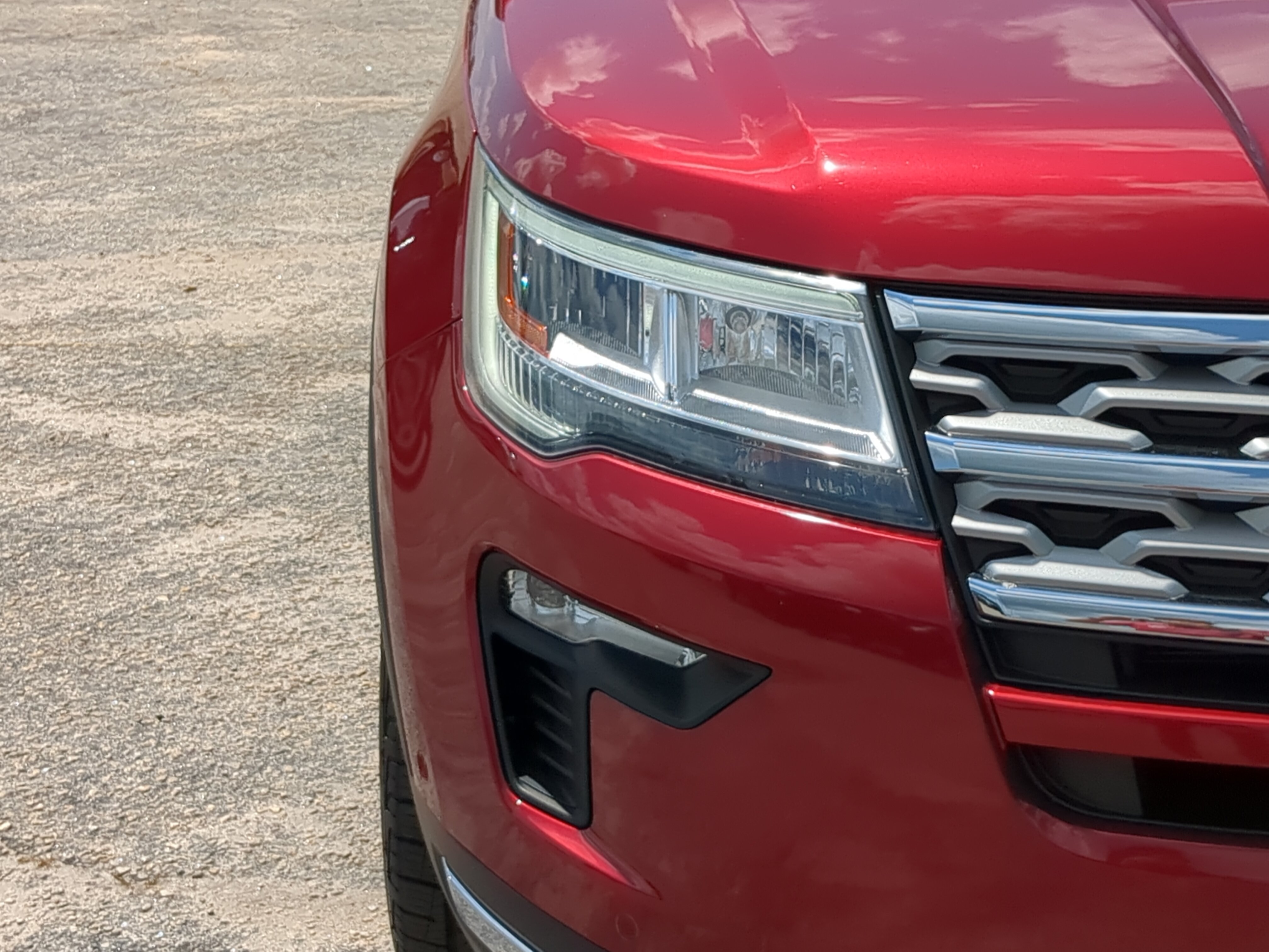 Certified 2018 Ford Explorer Limited w/ Equipment Group 301A FWD image 8