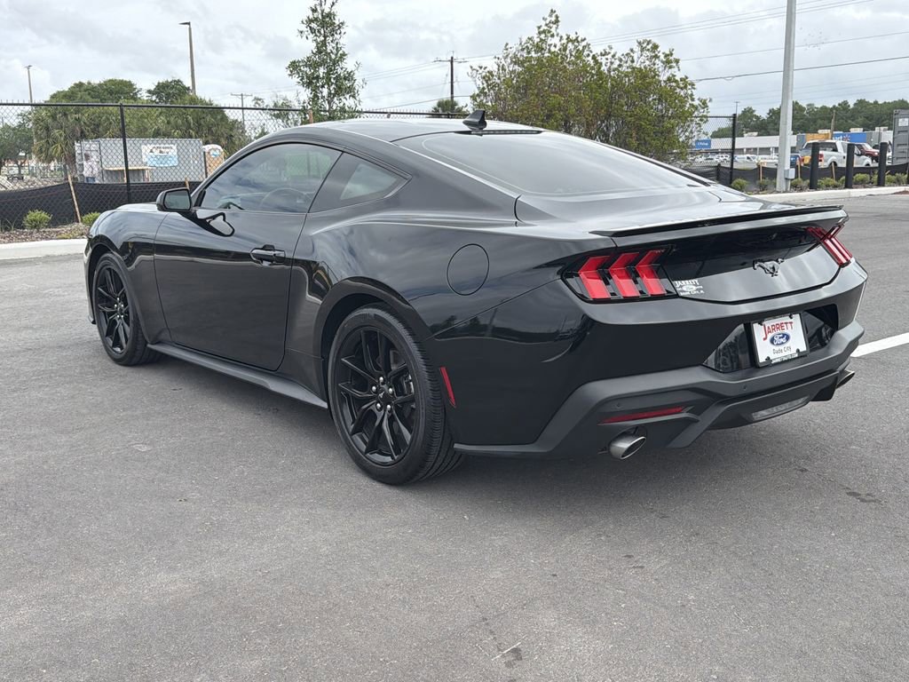 Certified 2025 Ford Mustang Coupe image 6