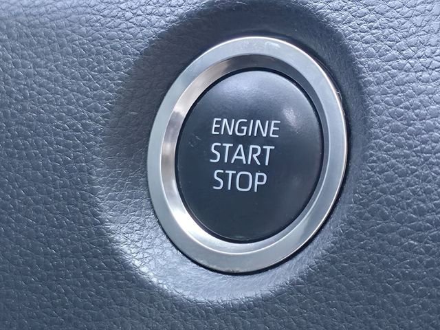 Used 2025 Toyota Corolla SE image 18