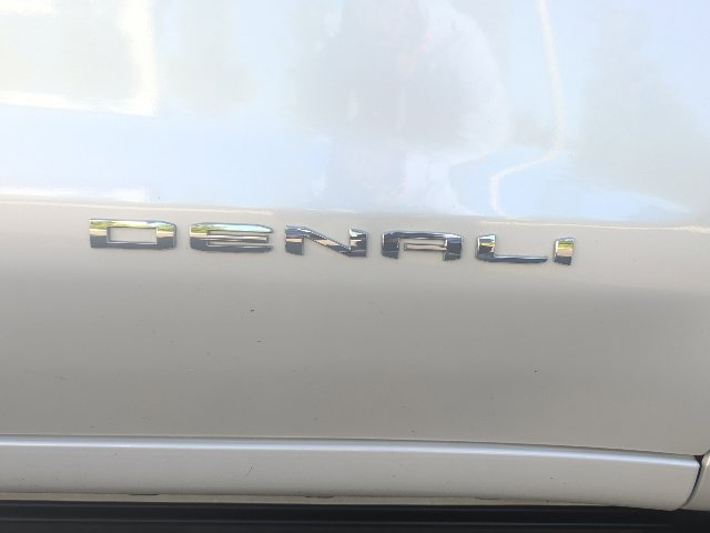 Used 2022 GMC Sierra 1500 Denali w/ Denali Reserve Package AWD/4WD image 9