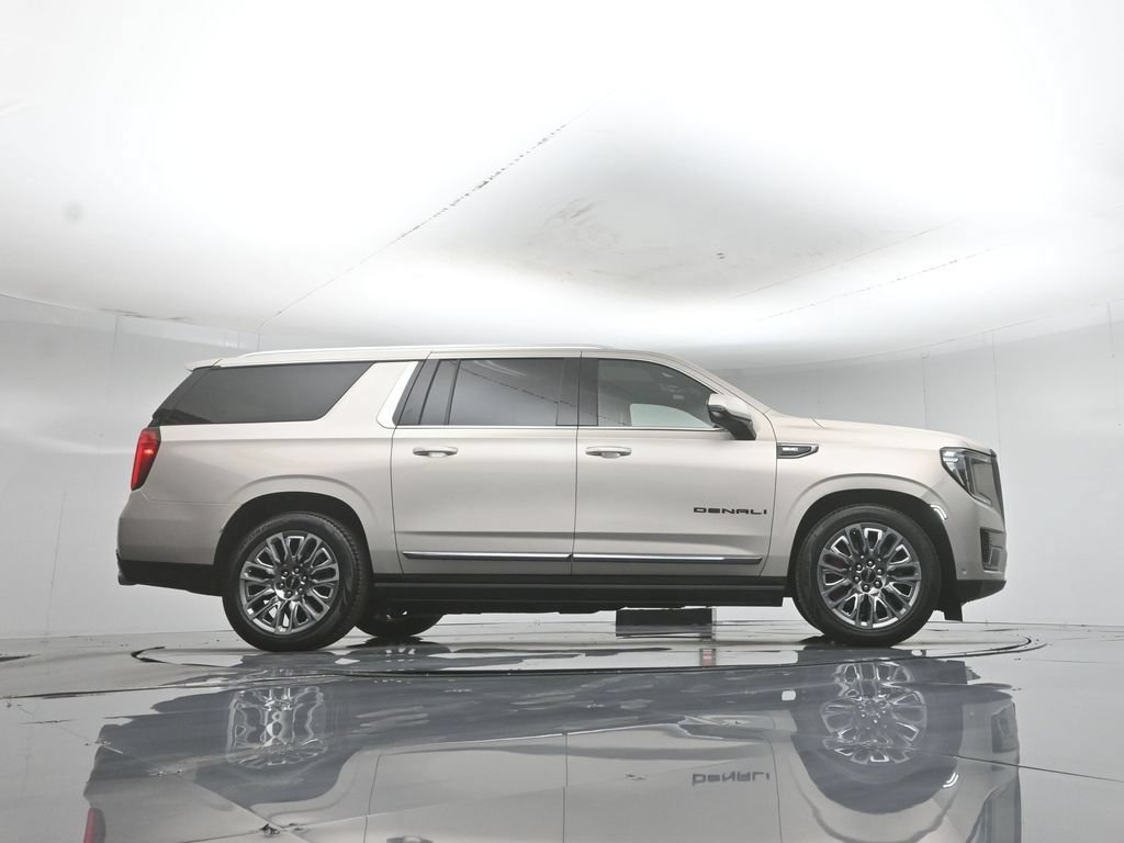 Used 2023 GMC Yukon XL Denali Ultimate AWD/4WD image 55