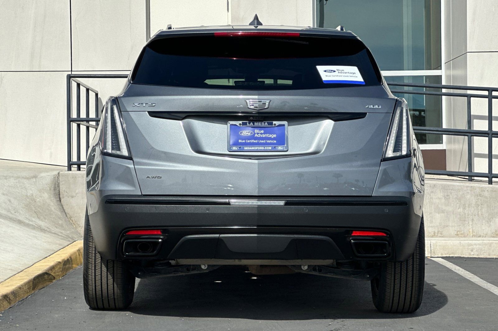 Used 2022 Cadillac XT5 Sportv w/ LPO, ONYX Package AWD/4WD image 4