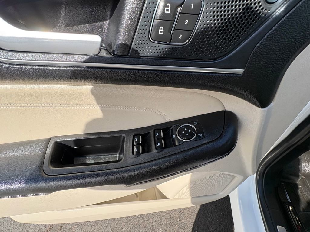 Certified 2023 Ford Edge Titanium image 19