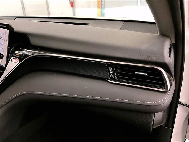 Used 2024 Toyota Camry SE w/ Cold Weather Package FWD image 15