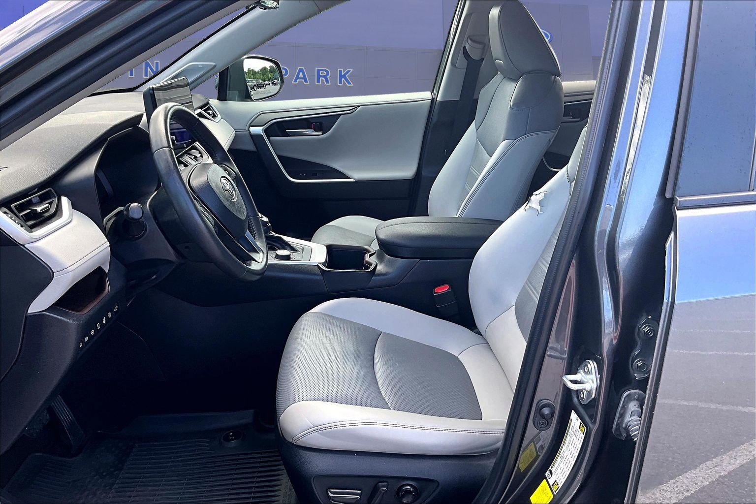 Used 2023 Toyota RAV4 Limited AWD/4WD image 21