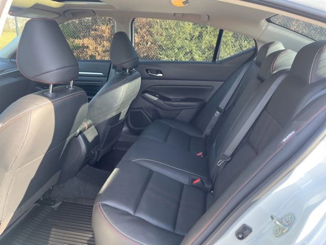 Used 2023 Nissan Altima 2.5 SR w/ SR Premium Package image 12