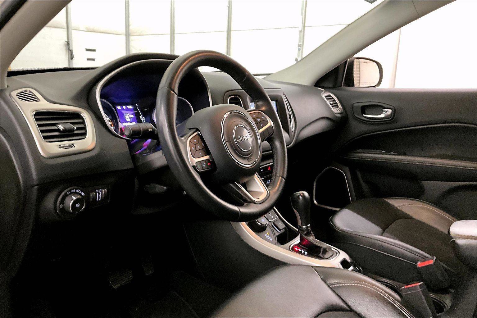 Used 2019 Jeep Compass Latitude image 12