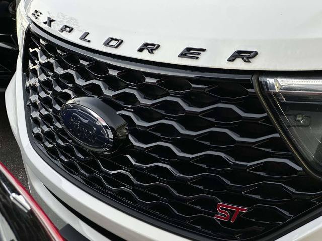 Certified 2022 Ford Explorer ST w/ Equipment Group 401A AWD/4WD image 5