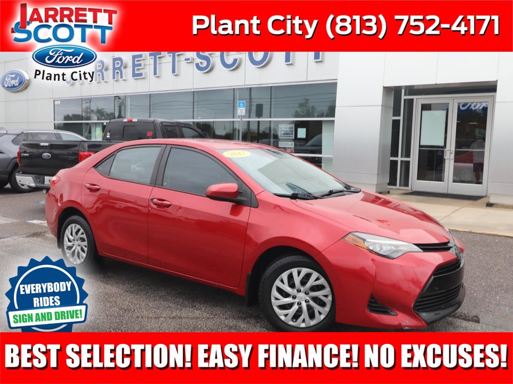 Used 2017 Toyota Corolla LE FWD image 1
