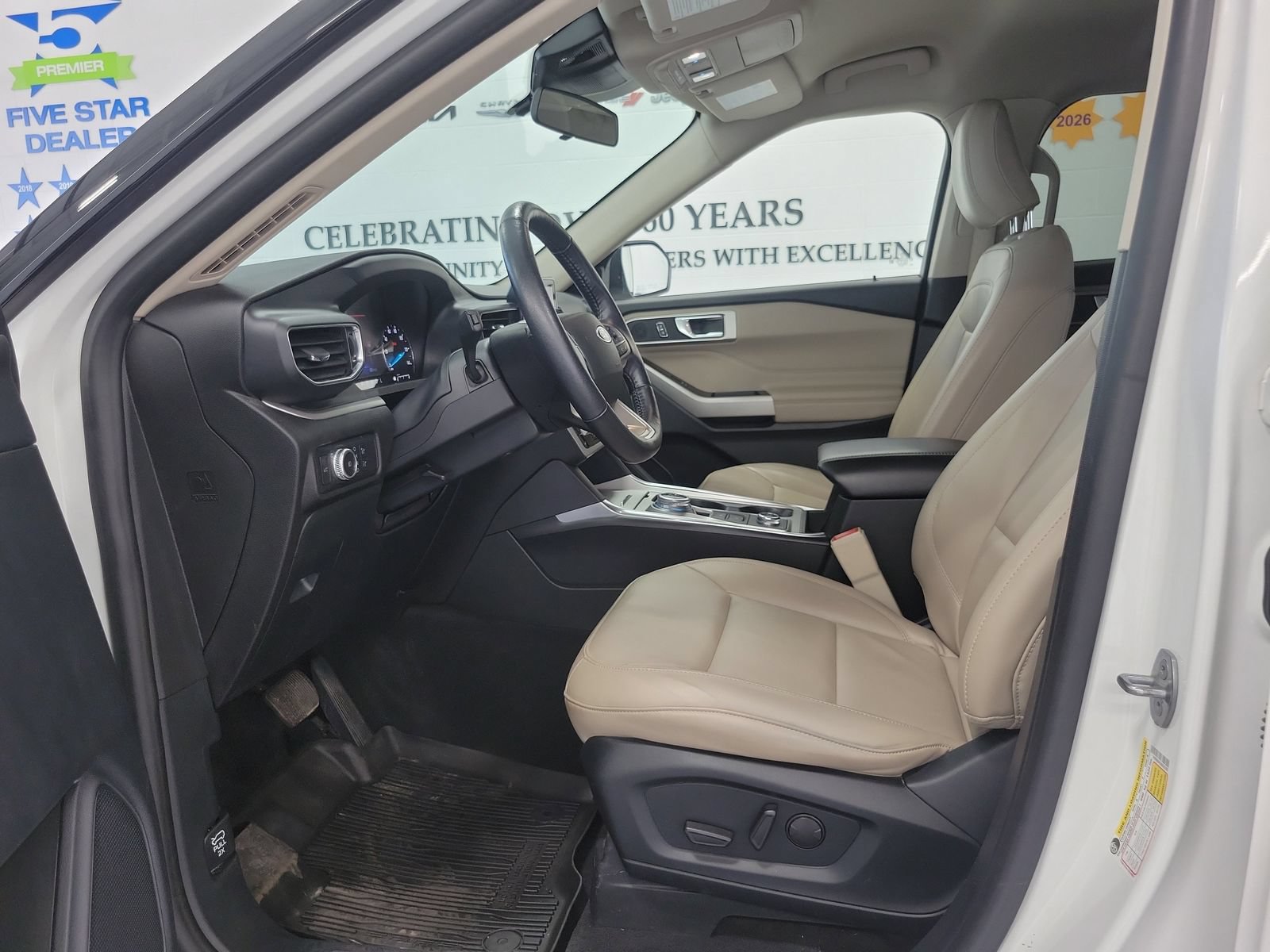 Certified 2022 Ford Explorer XLT w/ Equipment Group 202A AWD/4WD image 10