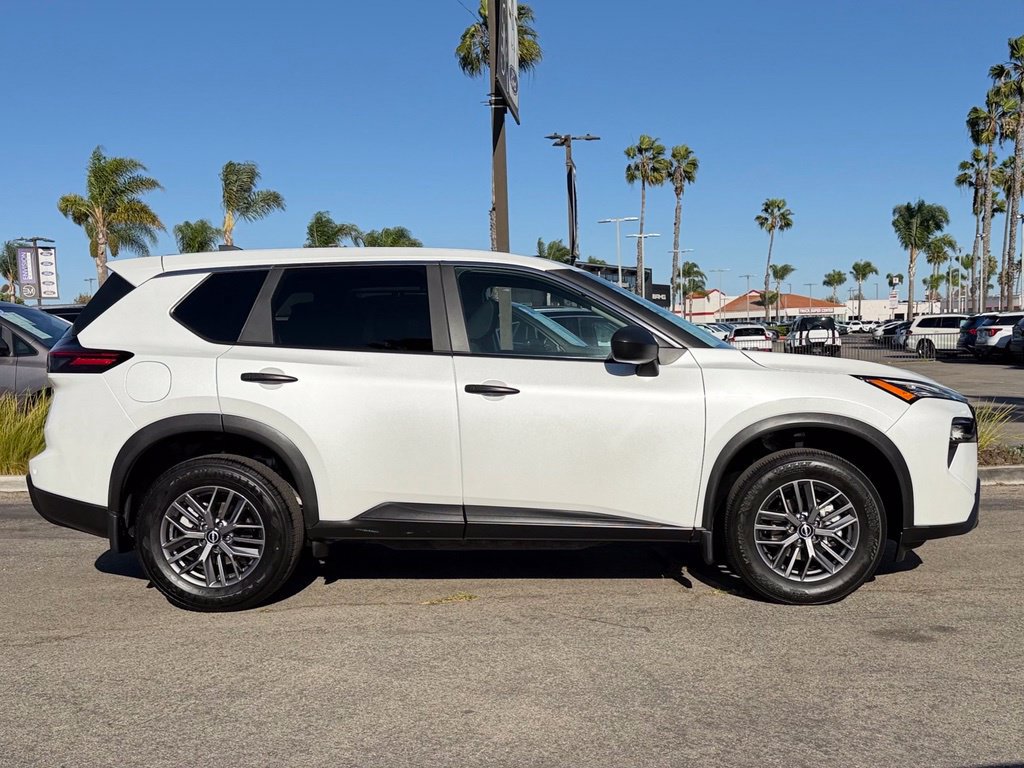 Used 2025 Nissan Rogue S FWD image 9