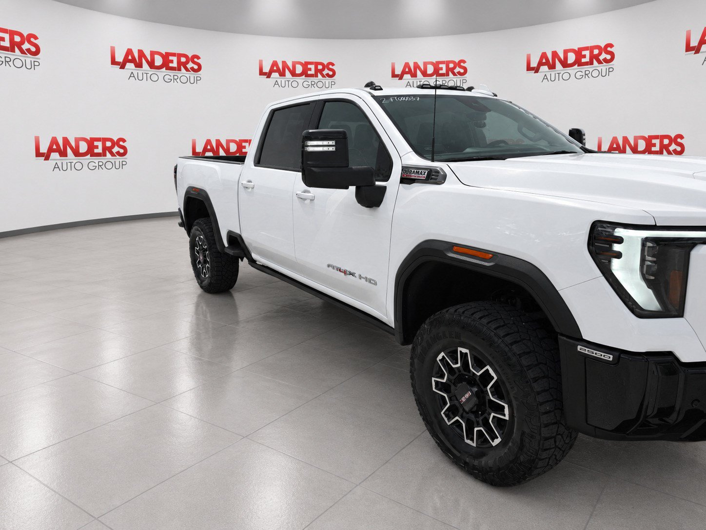 Used 2025 GMC Sierra 2500 AT4X AWD/4WD image 3