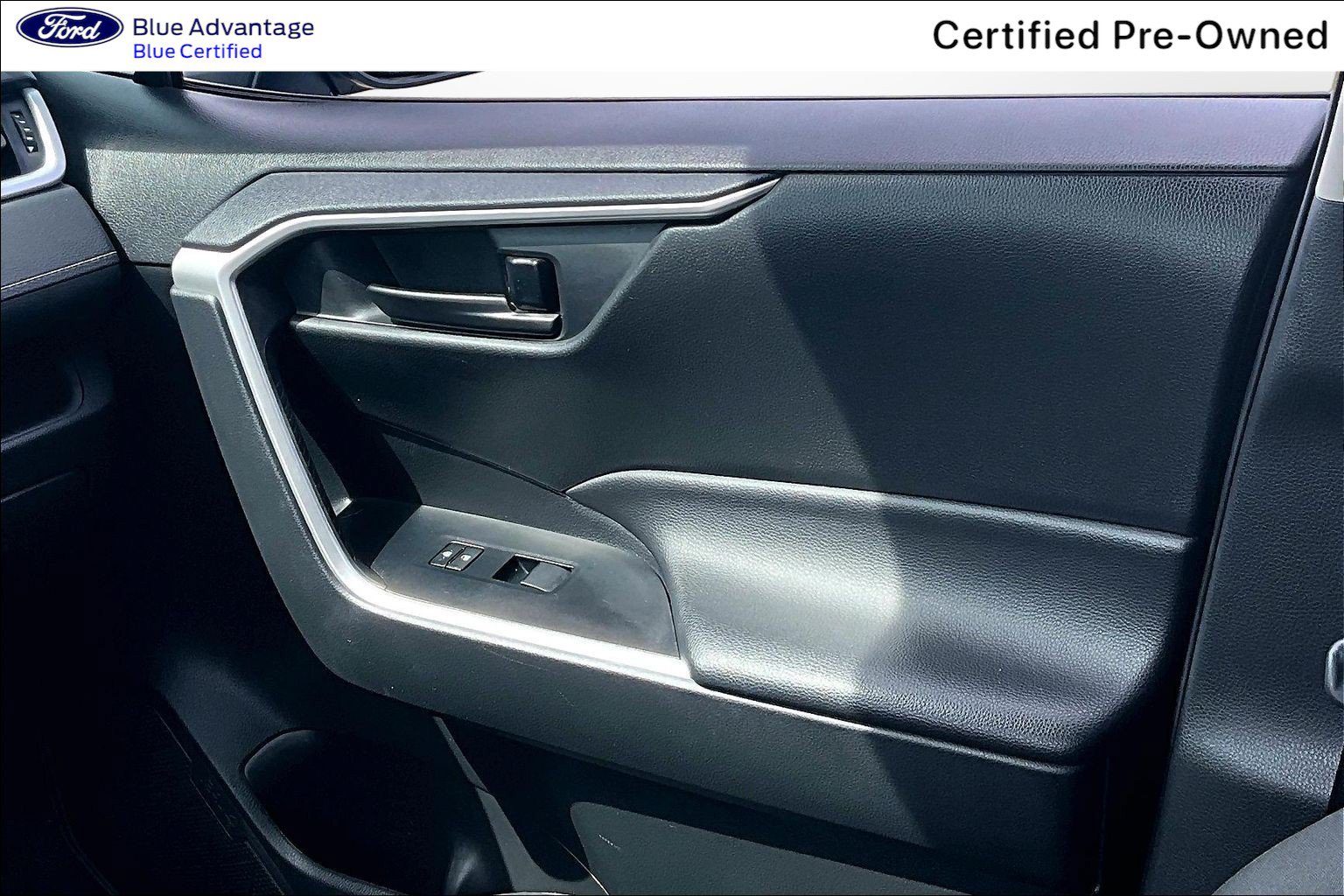 Used 2025 Toyota RAV4 LE AWD/4WD image 27