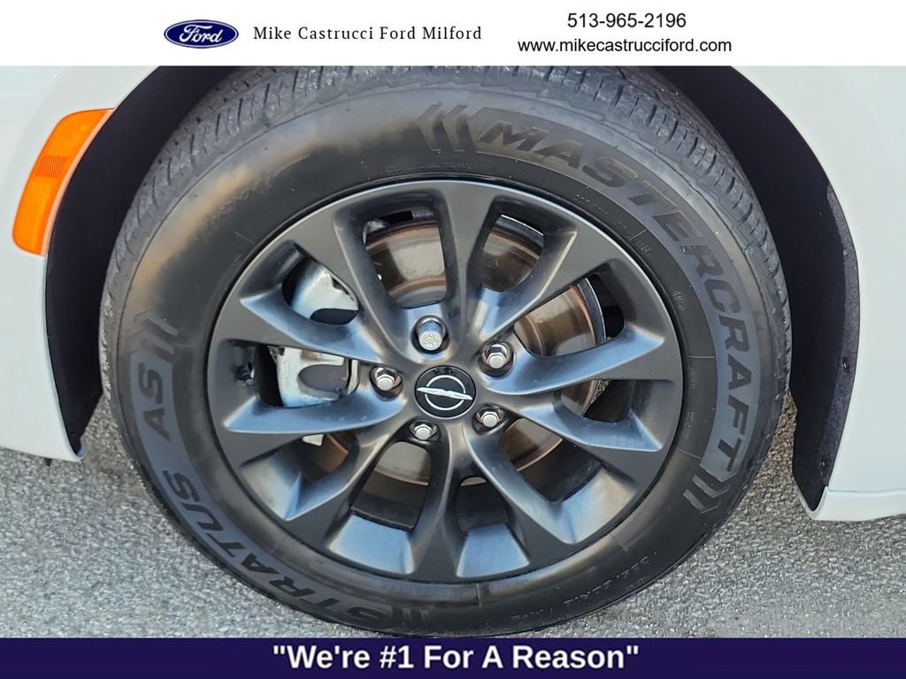 Used 2021 Chrysler Pacifica Touring w/ S Appearance Package FWD image 10