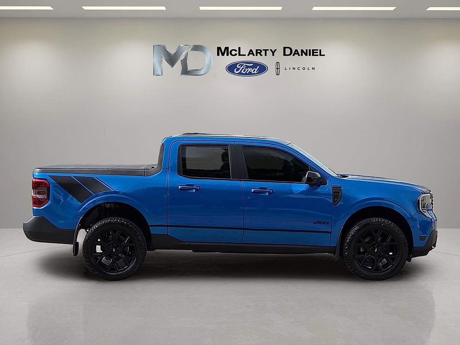Certified 2025 Ford Maverick Lariat w/ Black Appearance Package AWD/4WD image 6