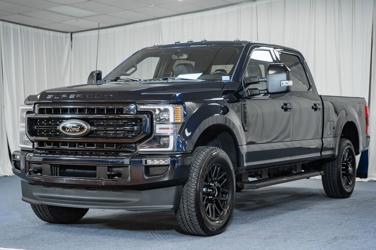 Certified 2022 Ford F250 Lariat w/ Black Appearance Pkg image 3