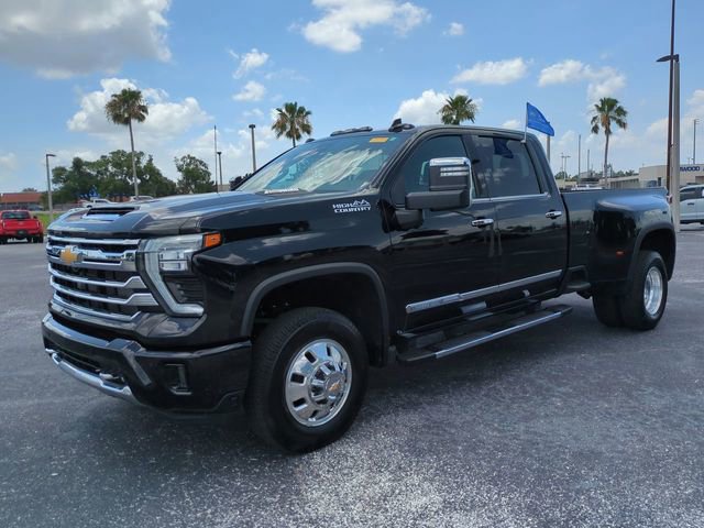 Used 2025 Chevrolet Silverado 3500 High Country w/ High Country Premium Package AWD/4WD image 9