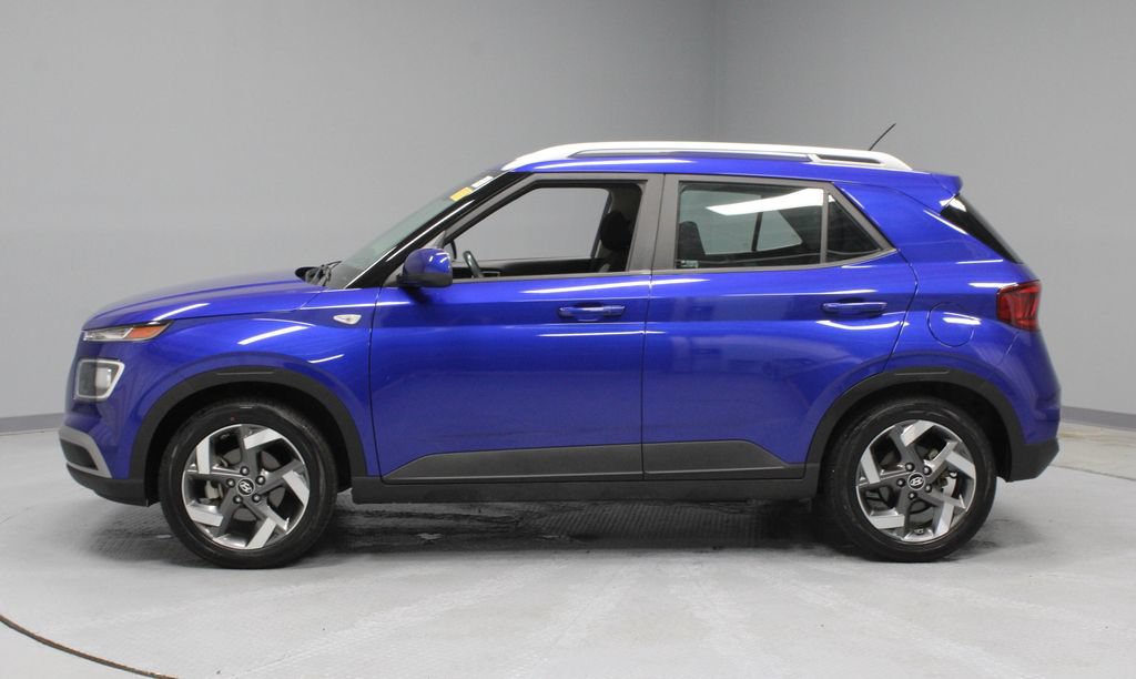 Used 2024 Hyundai Venue SEL FWD image 5