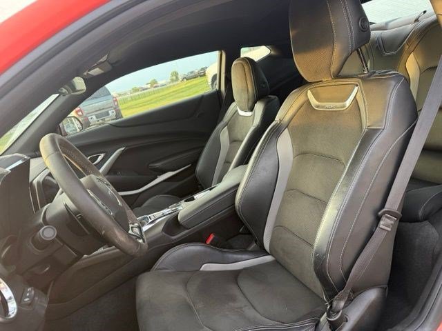 Used 2020 Chevrolet Camaro SS RWD image 13