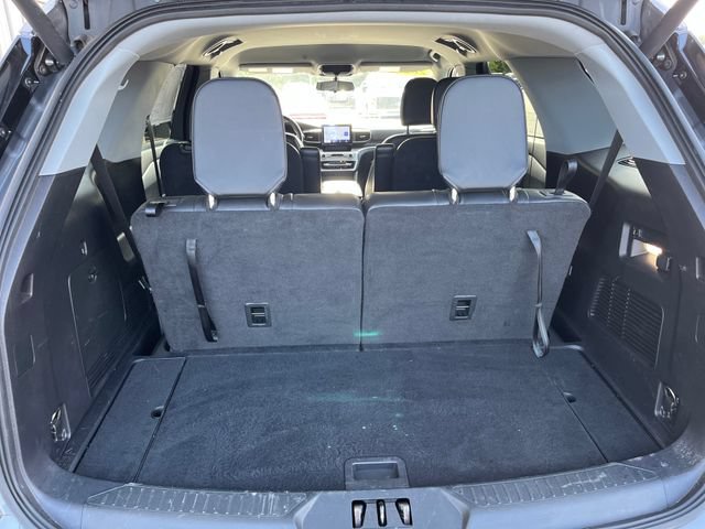 Certified 2022 Ford Explorer XLT w/ Equipment Group 202A AWD/4WD image 8