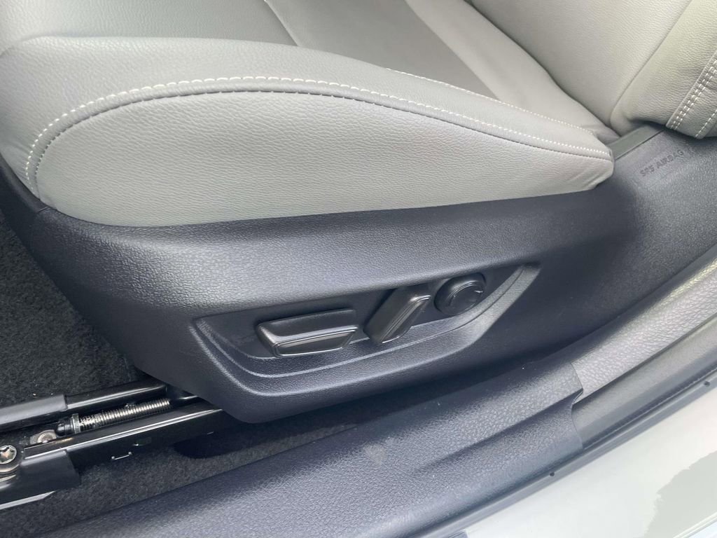 Used 2025 Toyota Camry SE image 22