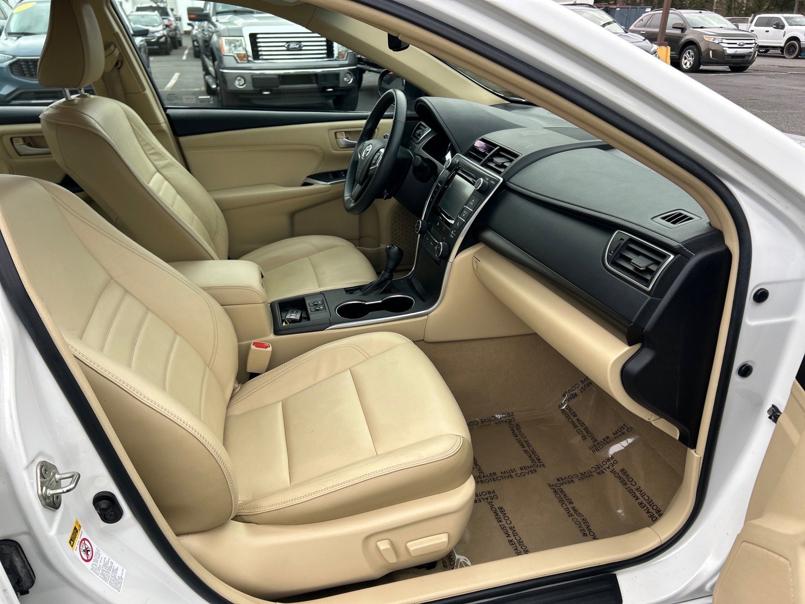 Used 2017 Toyota Camry XLE image 14