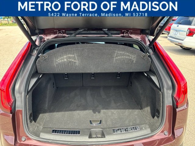 Used 2023 Cadillac XT4 Premium Luxury FWD image 39
