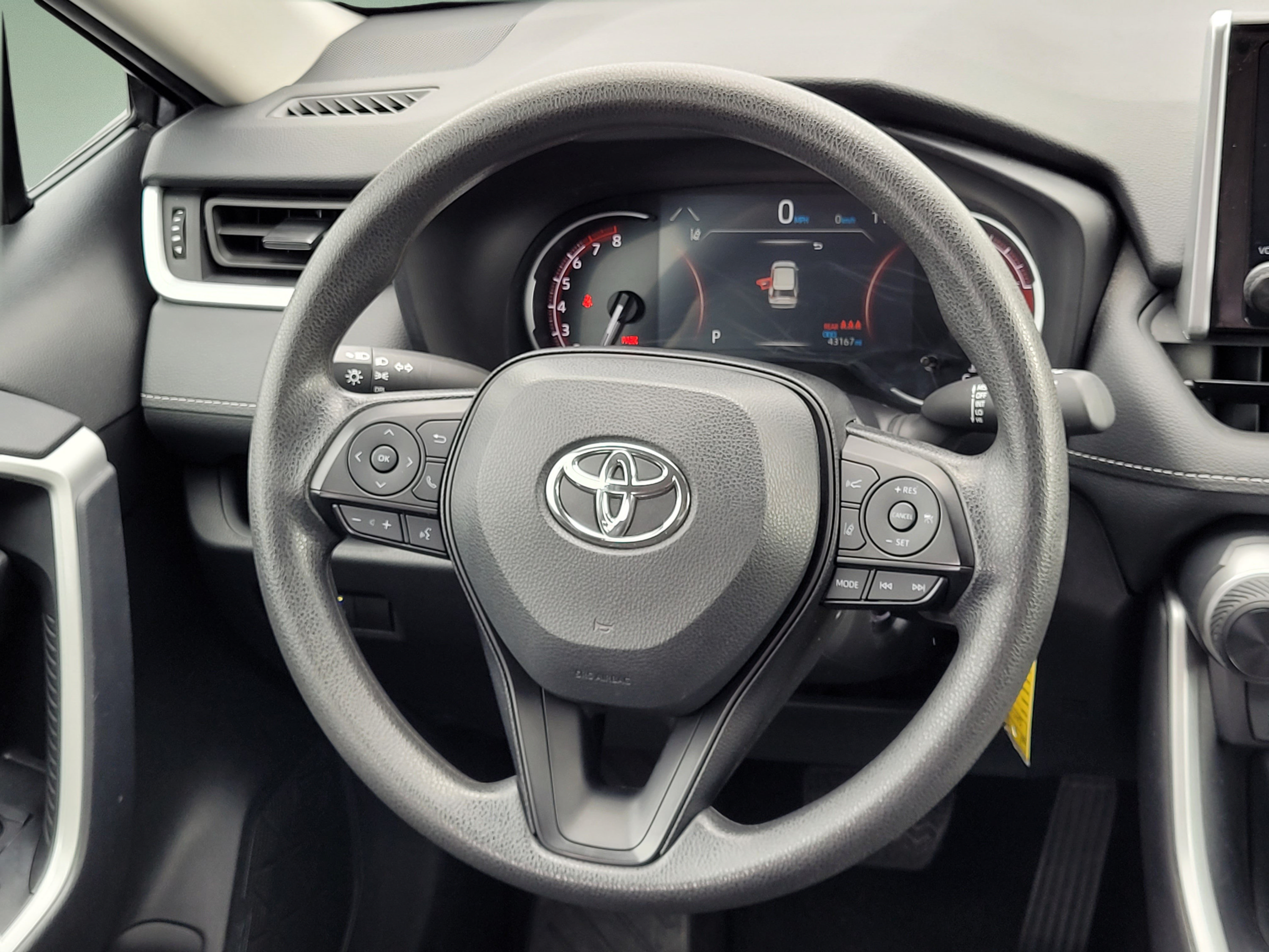 Used 2025 Toyota RAV4 LE FWD image 12