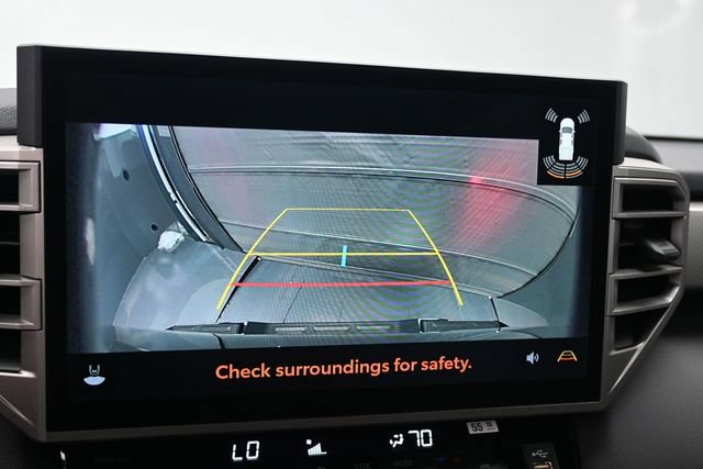 Used 2025 Toyota Tundra Limited AWD/4WD image 12
