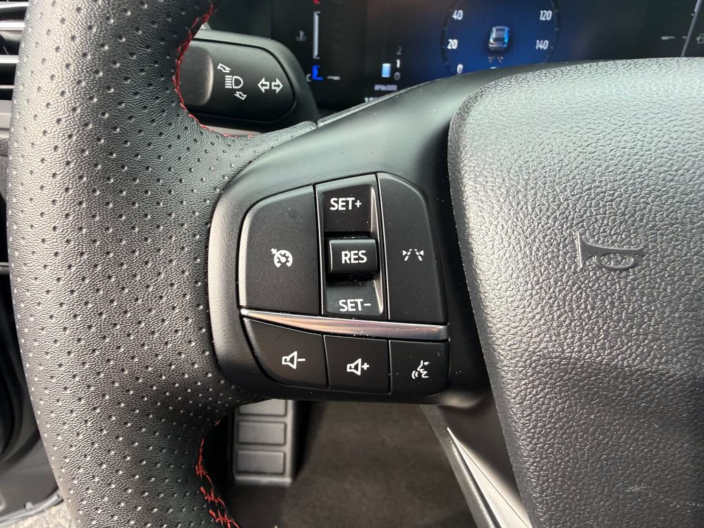 Certified 2025 Ford Escape ST-Line Select AWD/4WD image 24