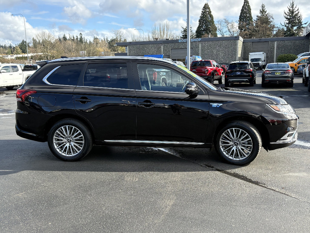 Used 2020 Mitsubishi Outlander GT image 2