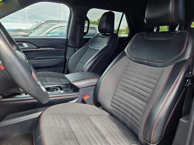 Certified 2025 Ford Explorer ST-Line AWD/4WD image 11