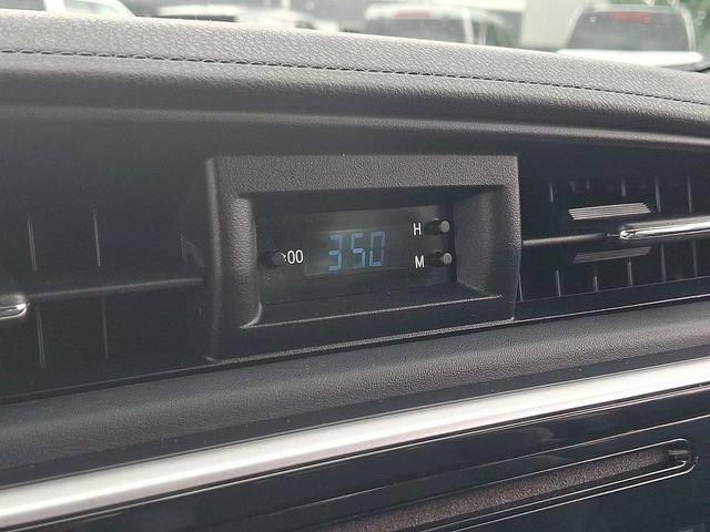 Used 2017 Toyota Corolla SE FWD image 22