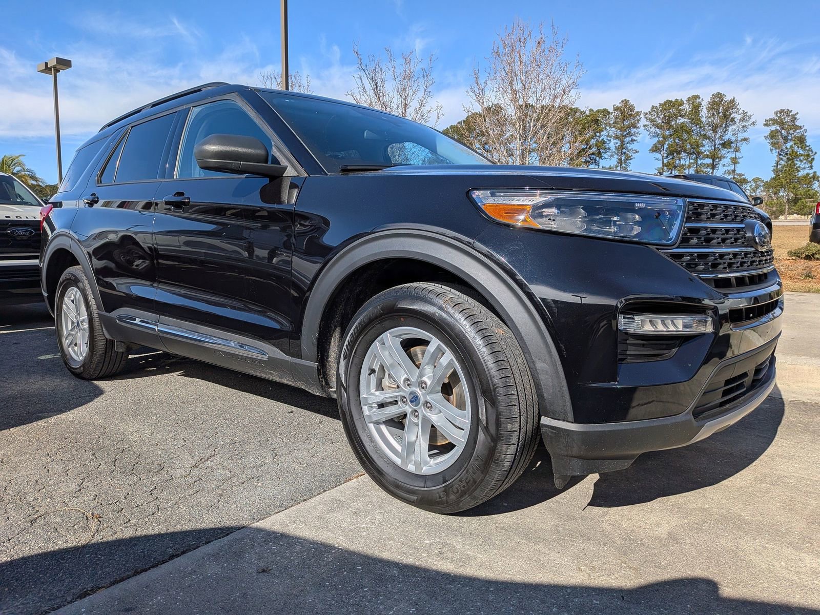 Certified 2023 Ford Explorer XLT w/ Equipment Group 202A image 3