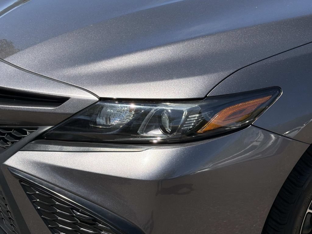 Used 2023 Toyota Camry SE FWD image 11