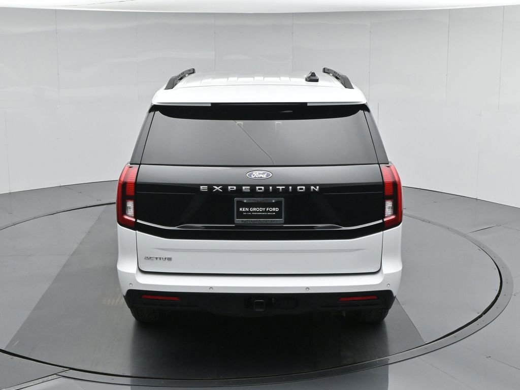 Certified 2025 Ford Expedition Active AWD/4WD image 46