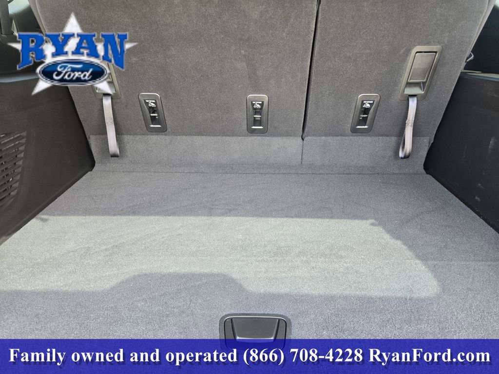 Used 2023 Chevrolet Suburban RST AWD/4WD image 24