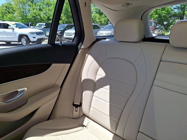 Used 2019 Mercedes-Benz GLC 300 4MATIC image 25