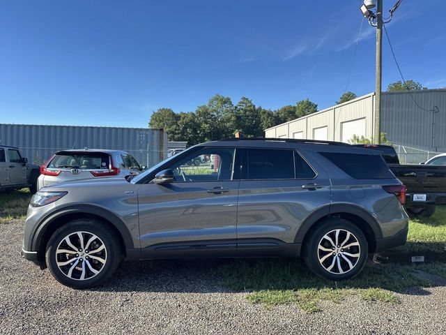 Certified 2025 Ford Explorer ST-Line AWD/4WD image 14