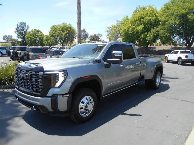 Used 2025 GMC Sierra 3500 Denali Ultimate AWD/4WD image 1