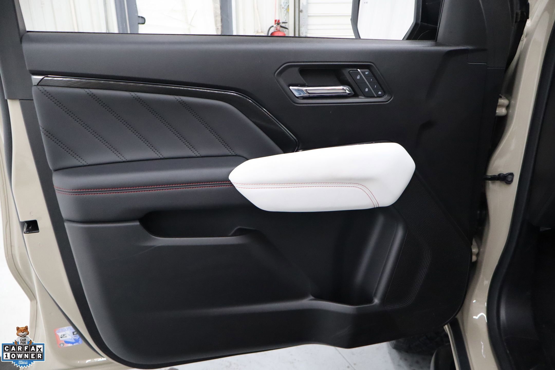 Used 2024 GMC Canyon AT4X image 12