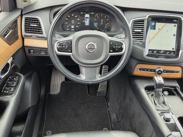Used 2022 Volvo XC90 T5 Momentum AWD/4WD image 11