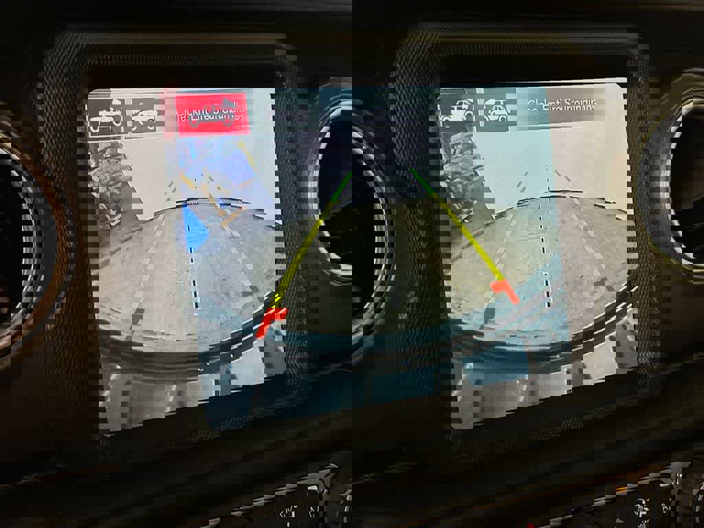 Used 2022 Jeep Wrangler Unlimited Rubicon w/ Steel Bumper Group image 28