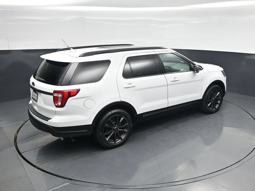 Certified 2019 Ford Explorer XLT w/ Equipment Group 202A FWD image 35