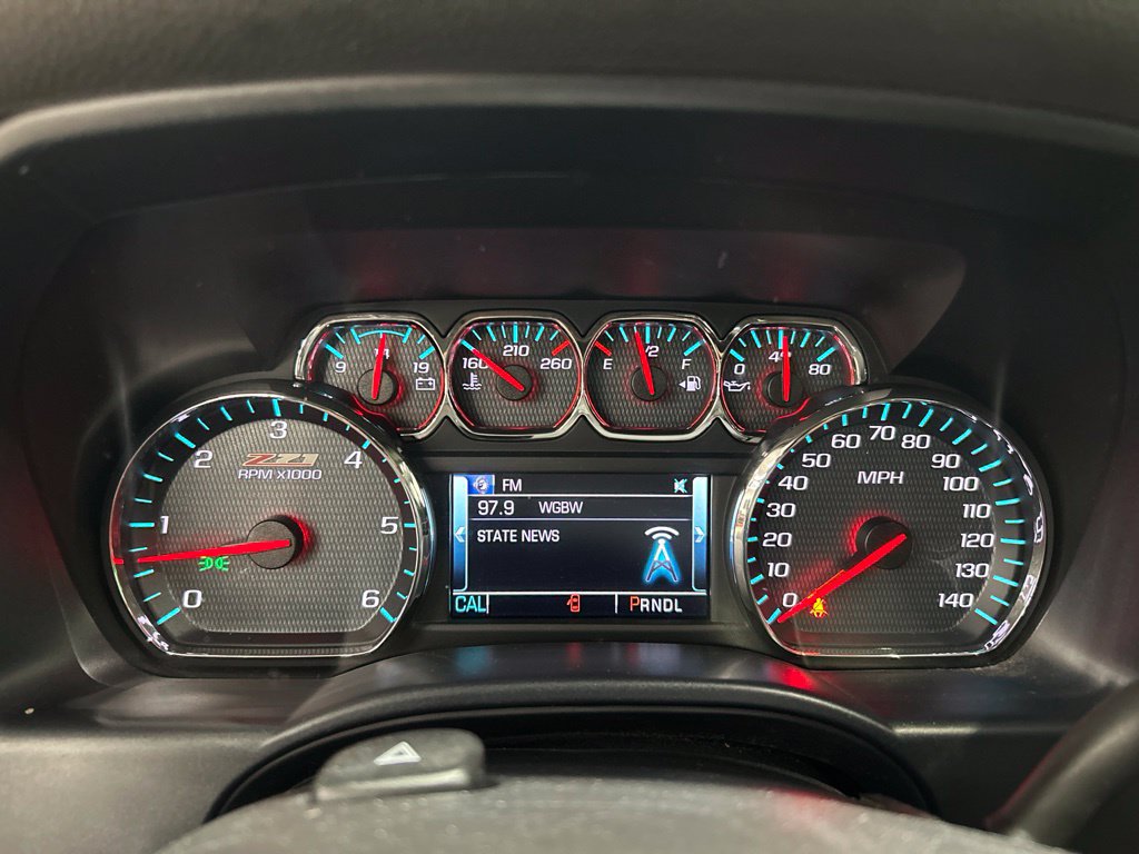 Used 2018 Chevrolet Silverado 1500 LT w/ Midnight Edition AWD/4WD image 15